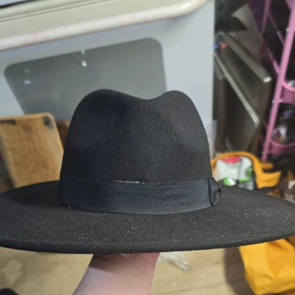 Black Wide-Brim Fedora Hat - Picture 1 of 3